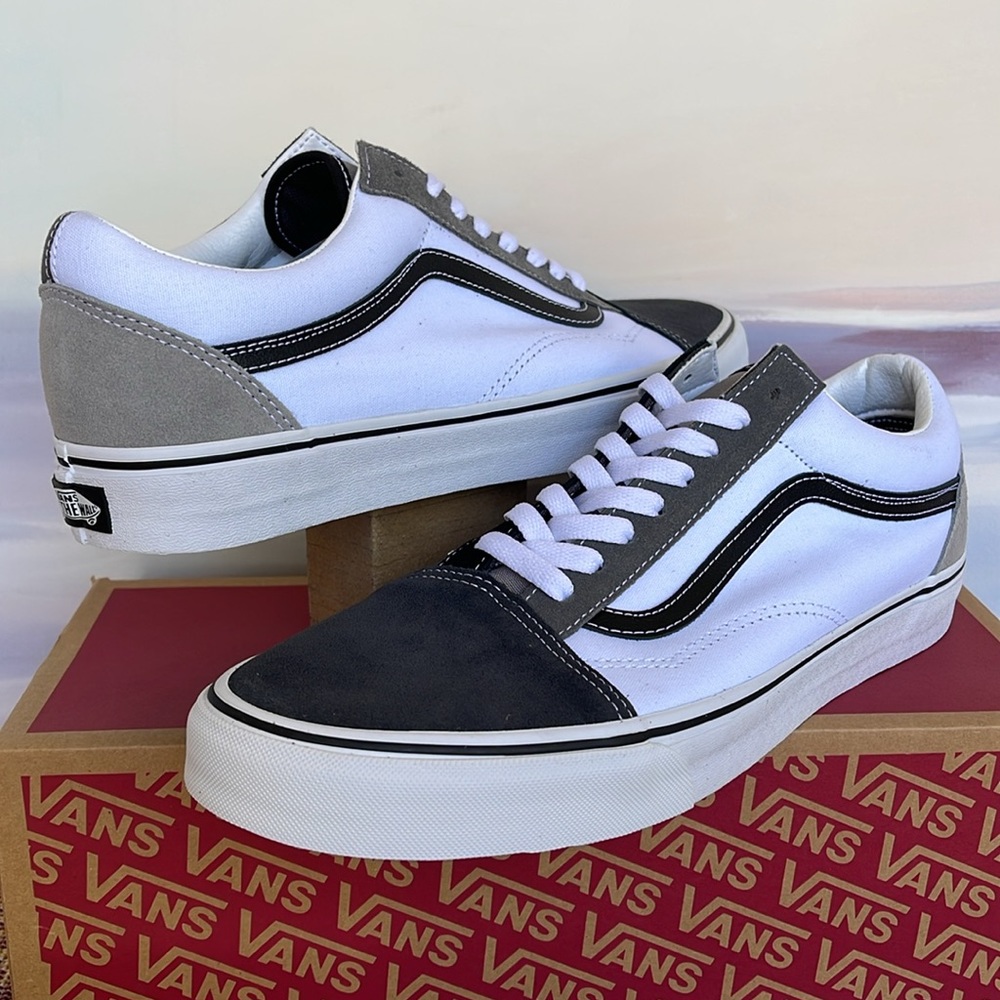 Vans Men’s Old Skool
(Mix & Match) Black/True White 
VN0A4U3B2PD
Sneakers - Picture 8 of 16